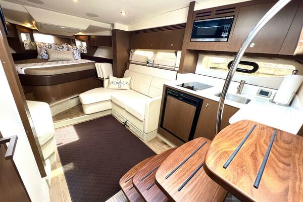 35ft Sea Ray Yacht For Sale