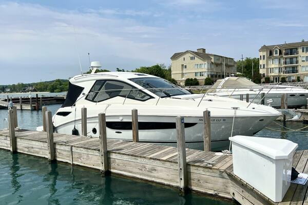 35ft Sea Ray Yacht For Sale