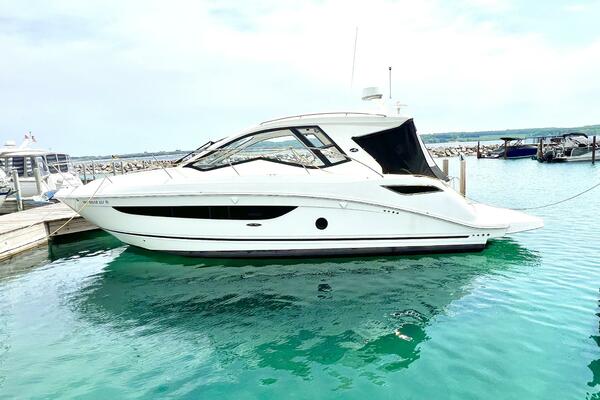 35ft Sea Ray Yacht For Sale