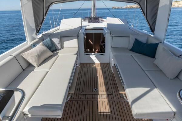 Oceanis Yacht 54