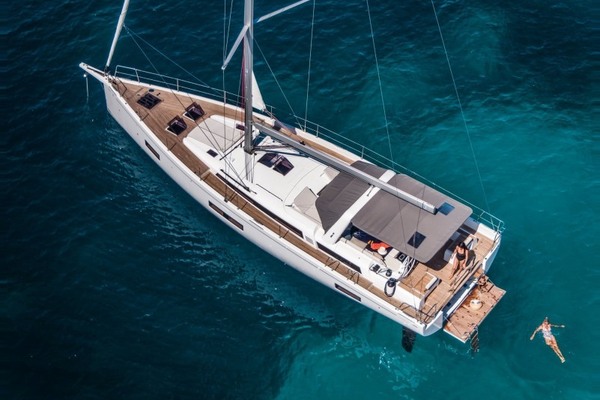 Oceanis Yacht 54