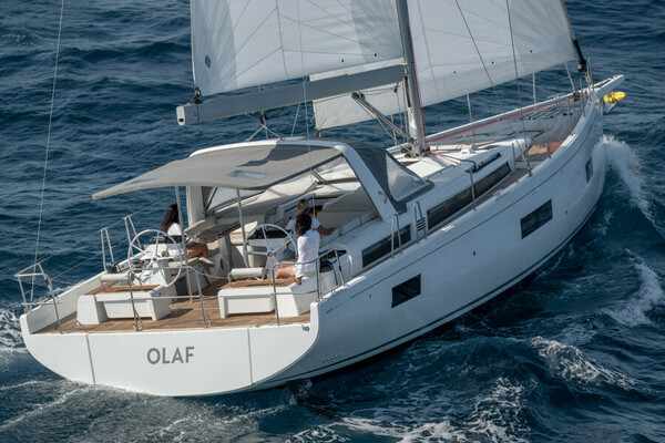 Oceanis Yacht 54