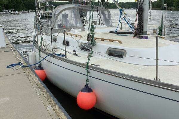 Photo of the 1982 Tartan 33 "Eudemonia"