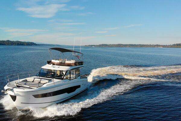 Jeanneau NC 1295 Fly Yacht For Sale