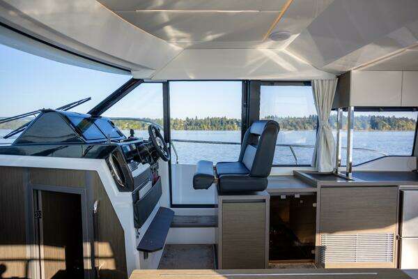 Jeanneau NC 1295 Fly Yacht For Sale