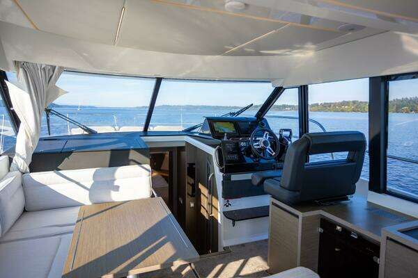 Jeanneau NC 1295 Fly Yacht For Sale