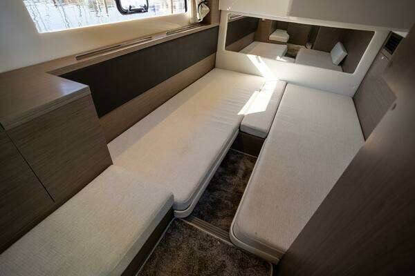 Jeanneau NC 1295 Fly Yacht For Sale