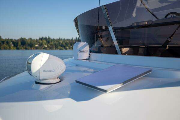 Jeanneau NC 1295 Fly Yacht For Sale