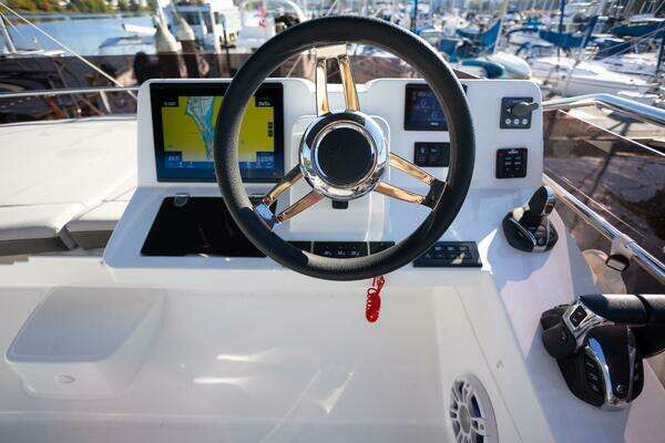 Jeanneau NC 1295 Fly Yacht For Sale