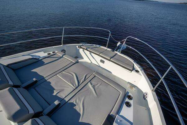 Jeanneau NC 1295 Fly Yacht For Sale