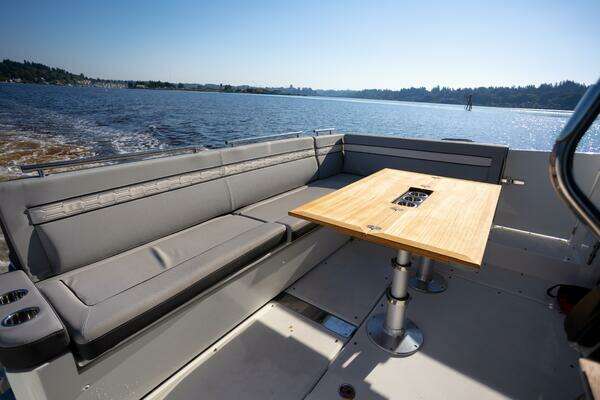 Jeanneau NC 1295 Fly Yacht For Sale