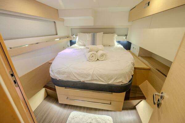 Fountaine Pajot Ipanema Yacht For Sale