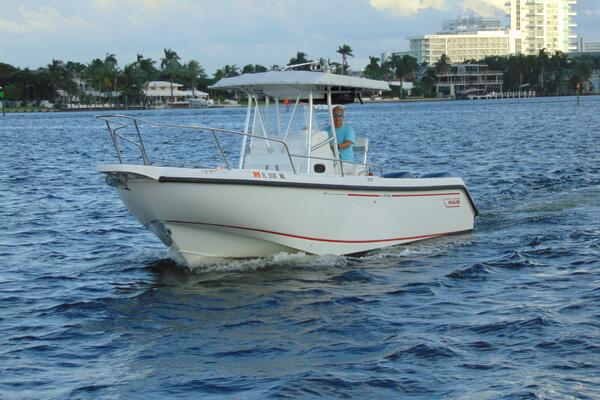 26ft Boston Whaler Yacht For Sale
