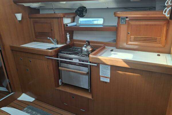 Beneteau 393/403 Yacht For Sale