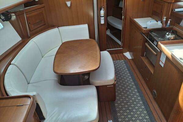Beneteau 393/403 Yacht For Sale