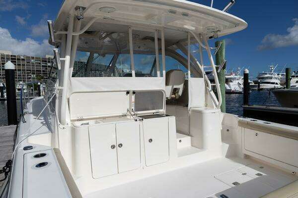 Pursuit OS 385 Yacht For Sale