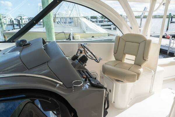 Pursuit OS 385 Yacht For Sale