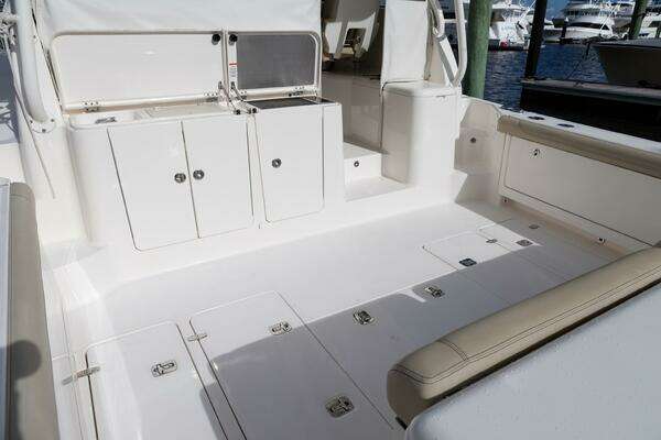 Pursuit OS 385 Yacht For Sale