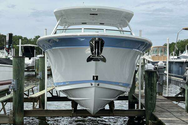 Blackfin 272 DC Yacht For Sale