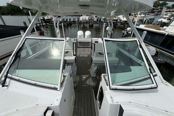 Blackfin 272 DC Yacht For Sale