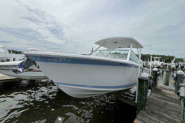 Blackfin 272 DC Yacht For Sale