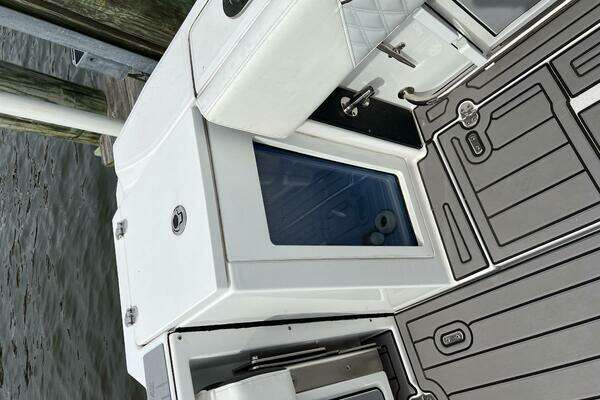 Blackfin 272 DC Yacht For Sale