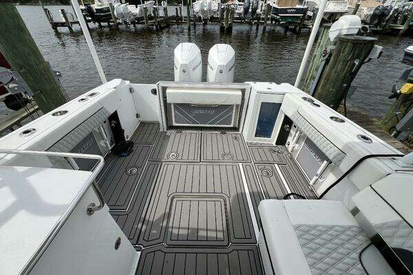 Blackfin 272 DC Yacht For Sale