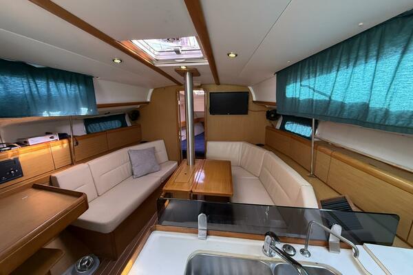 Ponyo 36ft Jeanneau Yacht For Sale