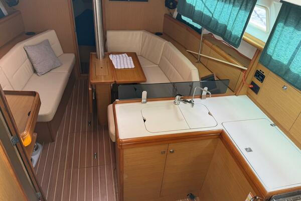 Ponyo 36ft Jeanneau Yacht For Sale