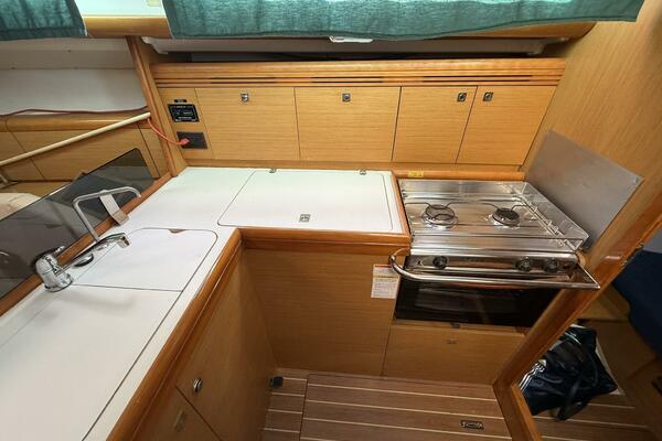 Ponyo 36ft Jeanneau Yacht For Sale