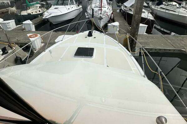 Photo of the 1988 Ocean Alexander 42 Aft Cabin