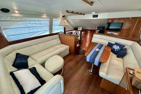 Riviera 42 Fly Yacht For Sale