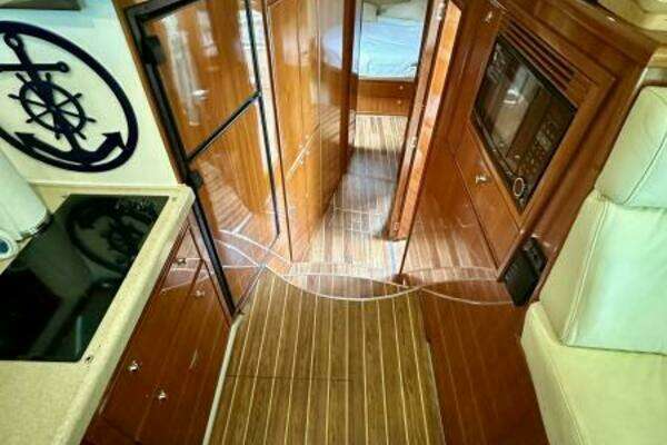 Riviera 42 Fly Yacht For Sale