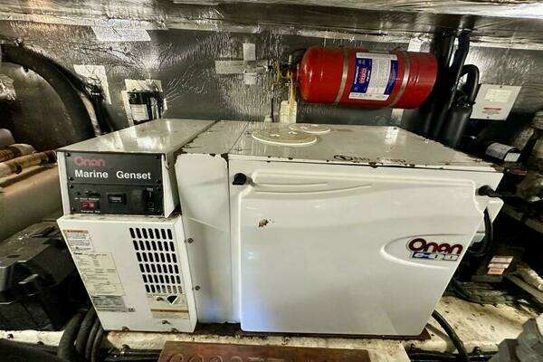 Riviera 42 Fly Yacht For Sale