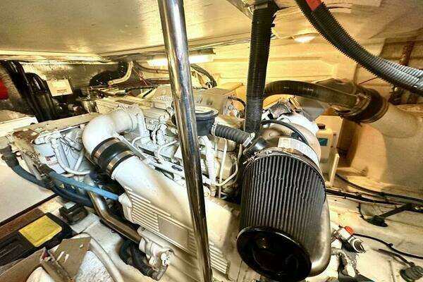 Riviera 42 Fly Yacht For Sale