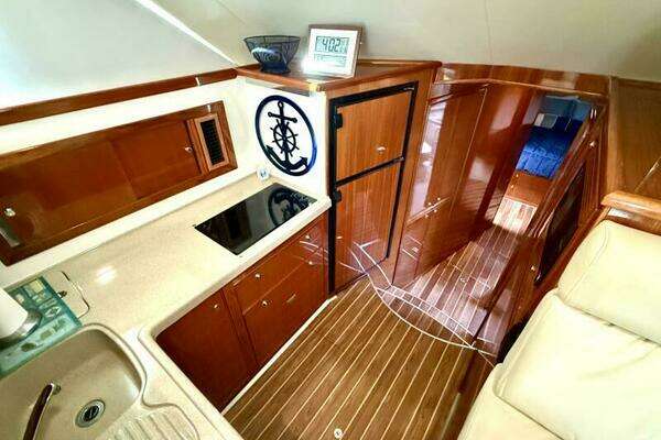 Riviera 42 Fly Yacht For Sale