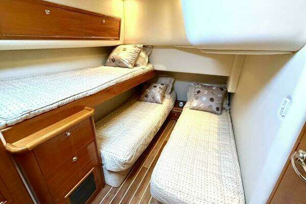 Riviera 42 Fly Yacht For Sale