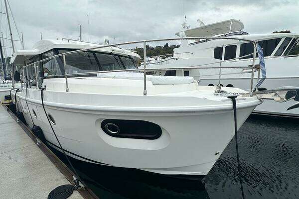 Beneteau Swift Trawler 41 Sedan Yacht For Sale