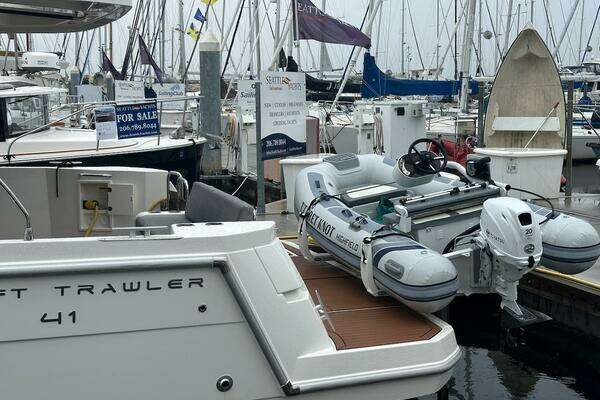 Beneteau Swift Trawler 41 Sedan Yacht For Sale