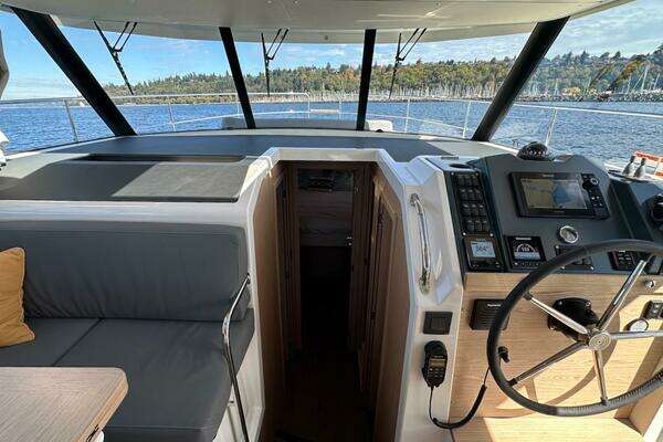Beneteau Swift Trawler 41 Sedan Yacht For Sale