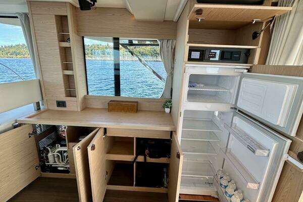 Beneteau Swift Trawler 41 Sedan Yacht For Sale