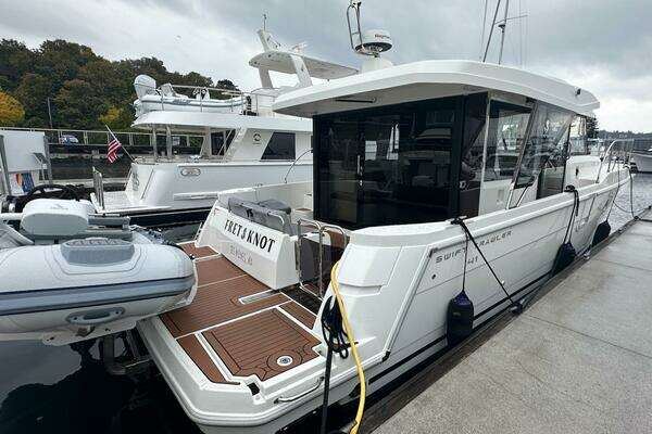 Beneteau Swift Trawler 41 Sedan Yacht For Sale