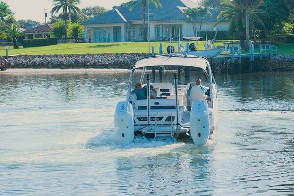 Bennington QSBAX2 Swingback Yacht For Sale