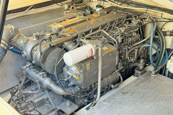 Island Packet 360 Hardtop Express Cruiser Yacht For Sale