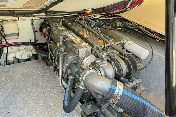 Island Packet 360 Hardtop Express Cruiser Yacht For Sale