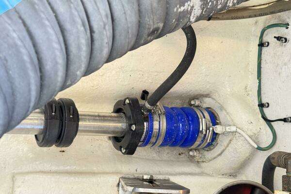 Island Packet 360 Hardtop Express Cruiser Yacht For Sale