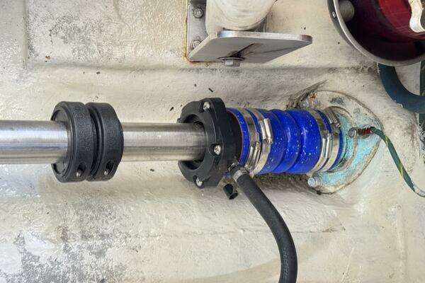 Island Packet 360 Hardtop Express Cruiser Yacht For Sale