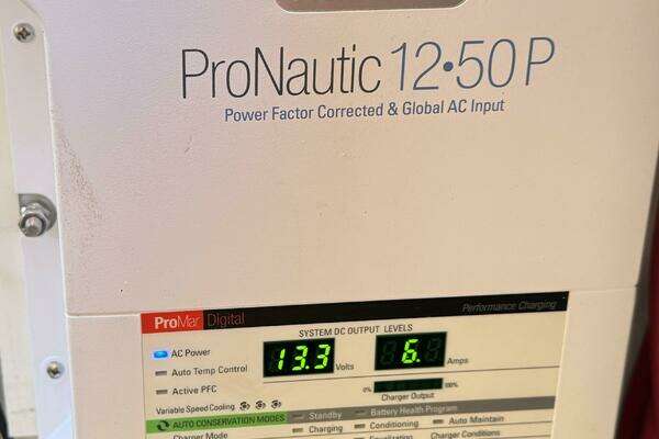 Island Packet 360 Hardtop Express Cruiser Yacht For Sale