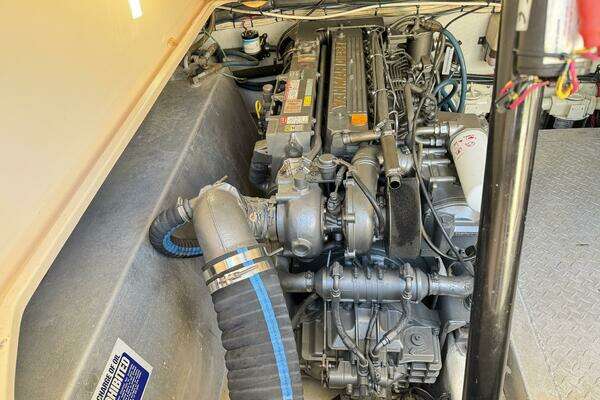 Island Packet 360 Hardtop Express Cruiser Yacht For Sale