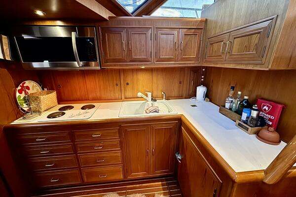 Camargue Yachtfisher Yacht For Sale